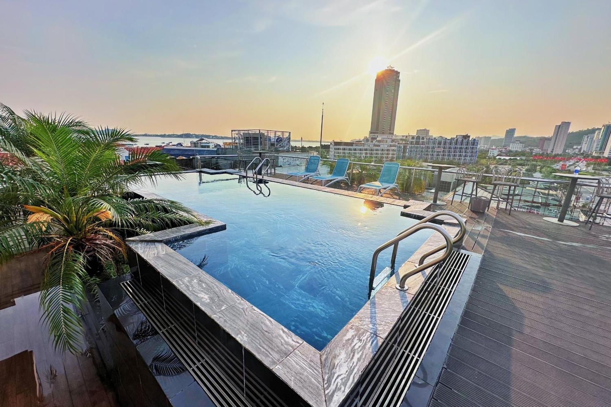Green Suites Hotel Ha Long Exterior photo