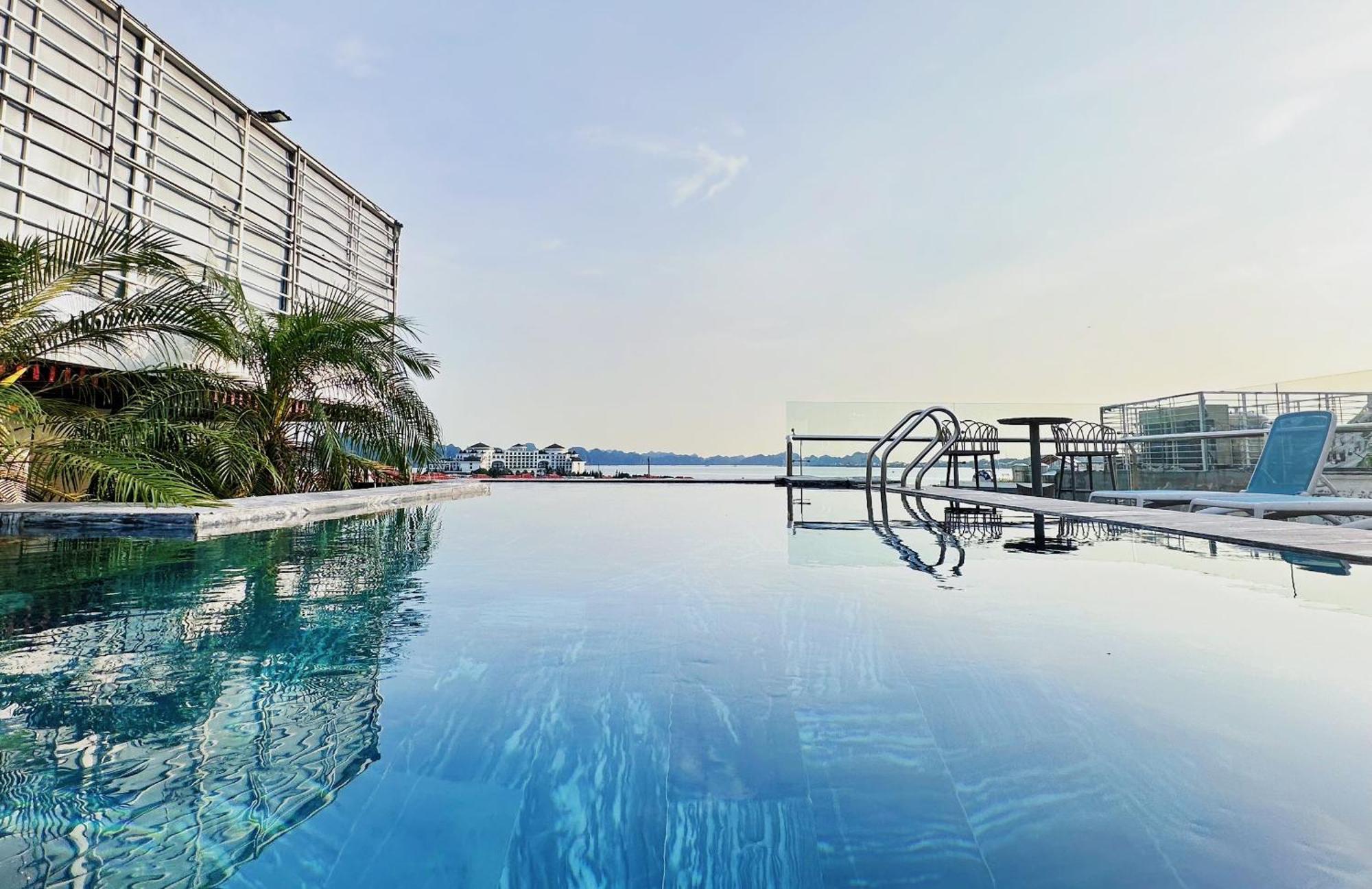 Green Suites Hotel Ha Long Exterior photo