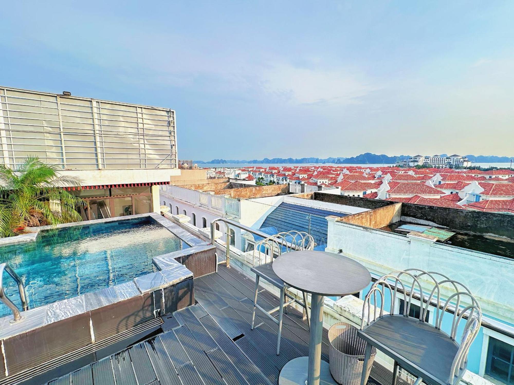 Green Suites Hotel Ha Long Exterior photo